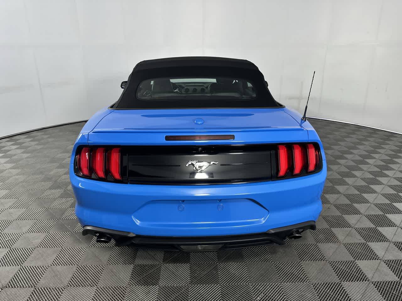 2022 Ford Mustang EcoBoost