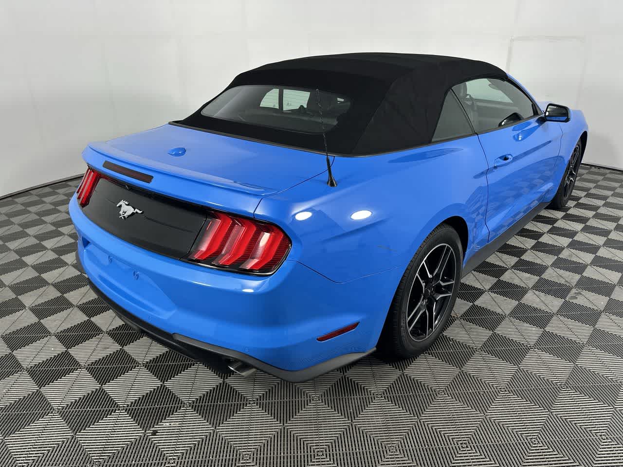 2022 Ford Mustang EcoBoost