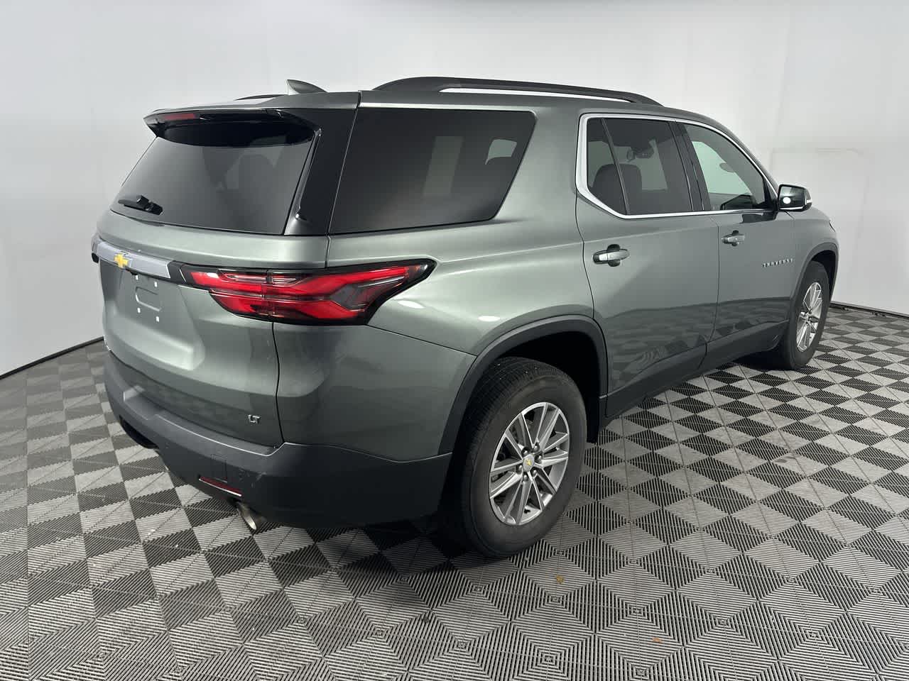 2022 Chevrolet Traverse LT Cloth