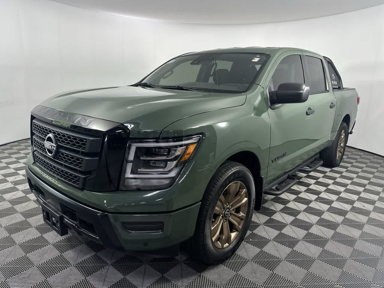 2024 Nissan Titan SV