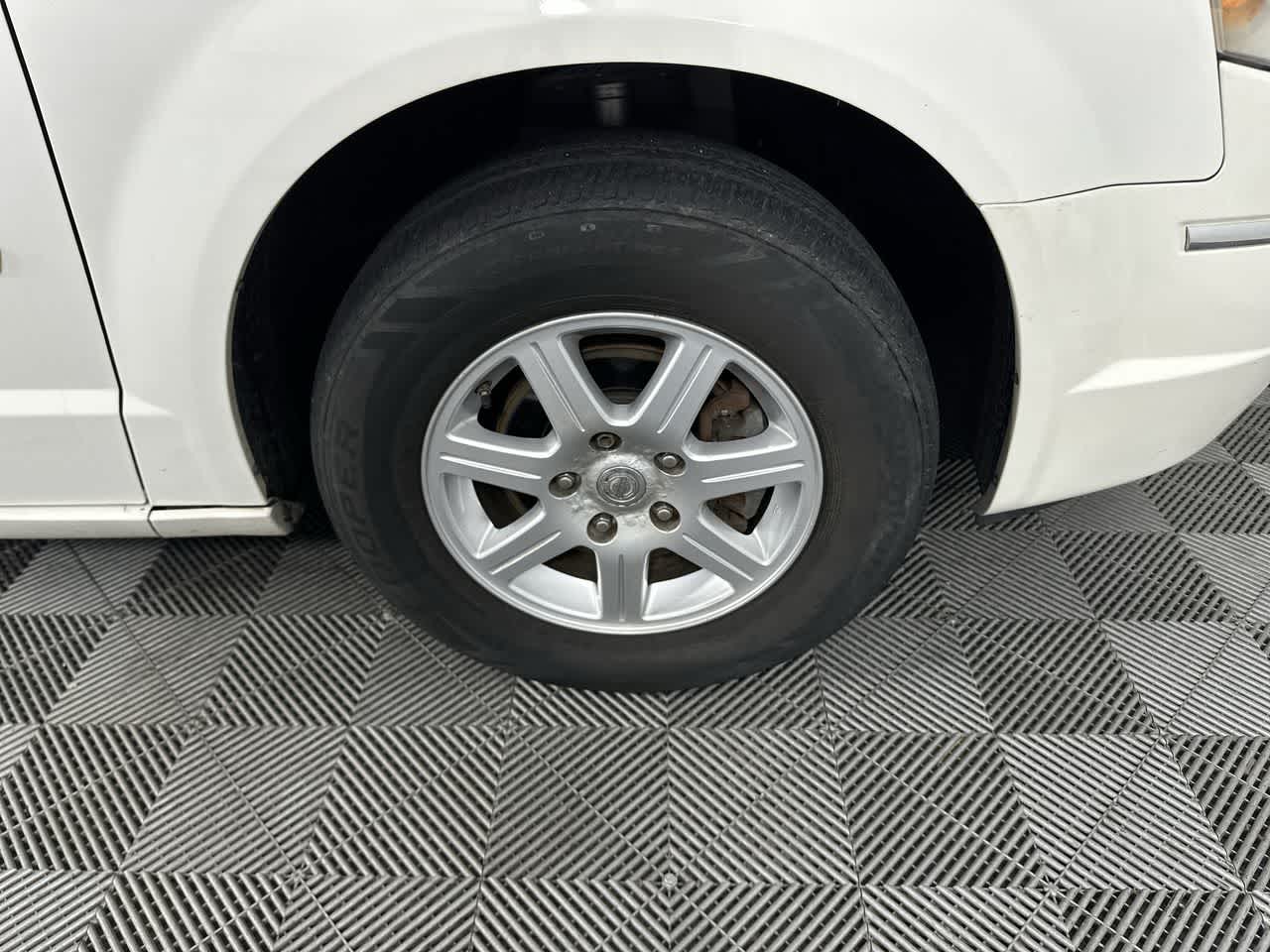 2010 Chrysler Town & Country Touring