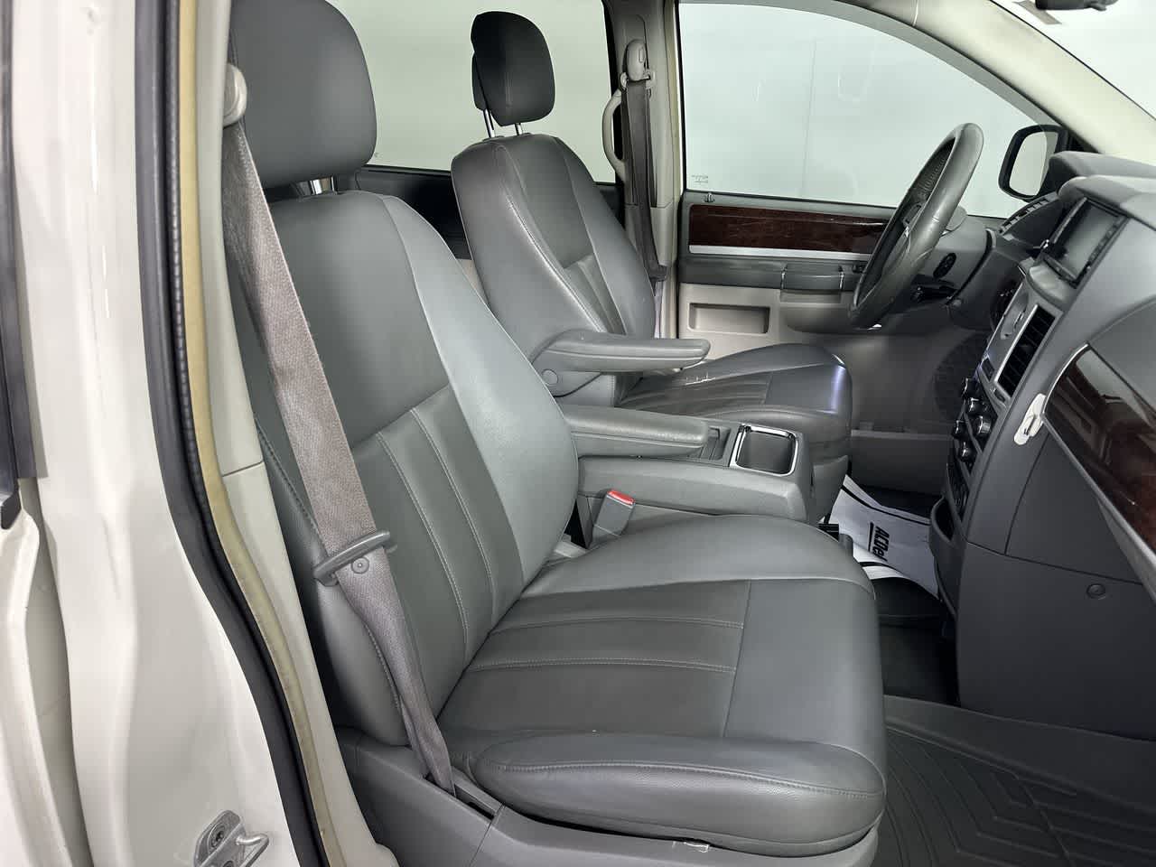 2010 Chrysler Town & Country Touring