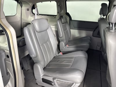2010 Chrysler Town & Country Touring