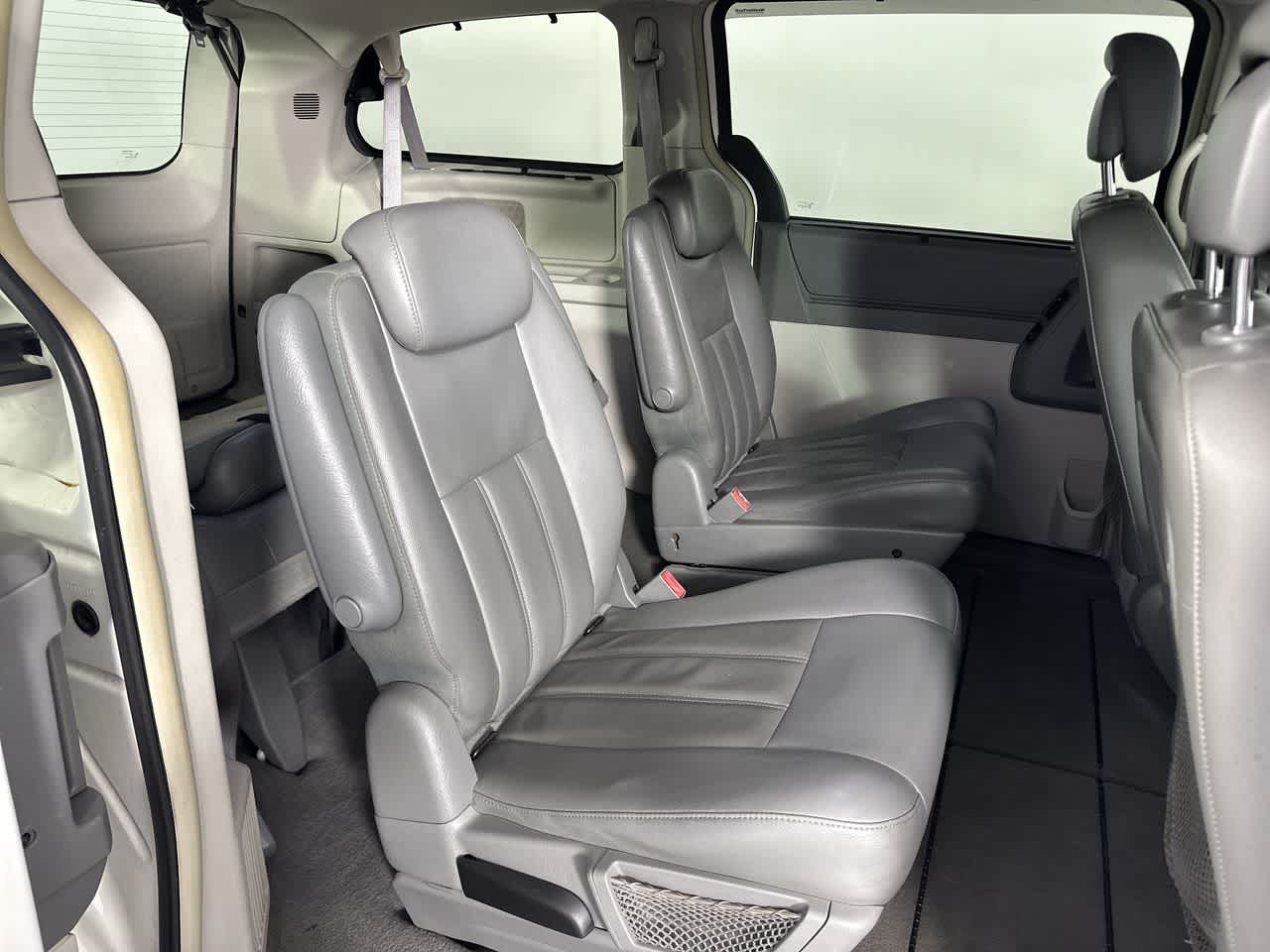 2010 Chrysler Town & Country Touring