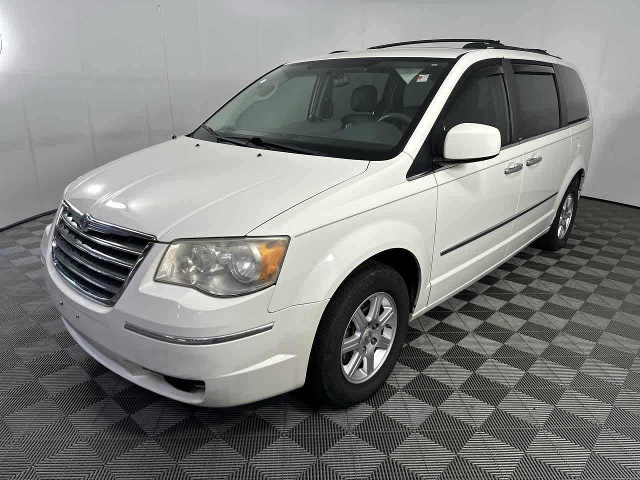 2010 Chrysler Town & Country Touring