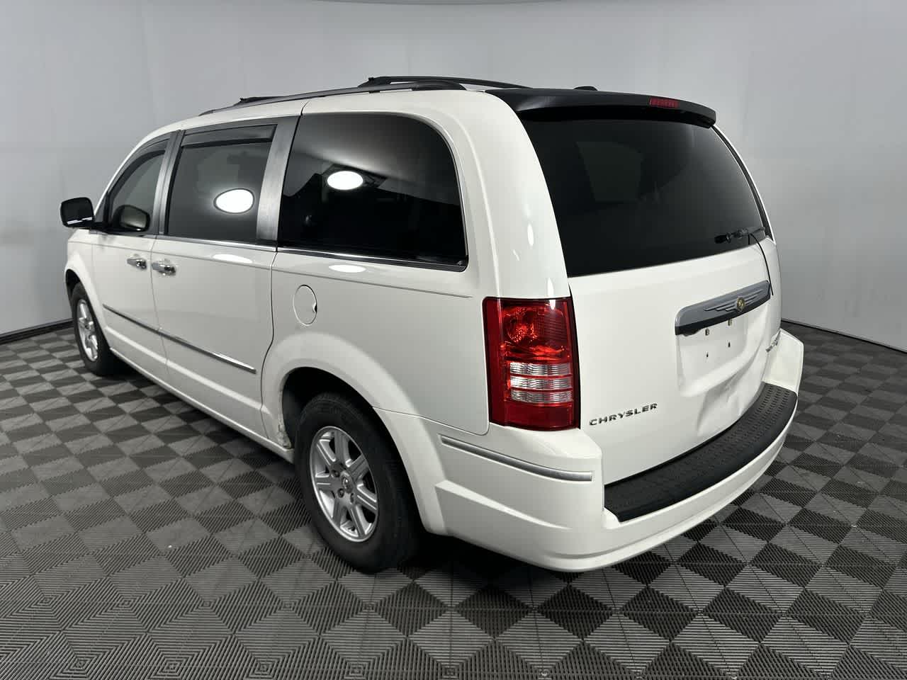 2010 Chrysler Town & Country Touring
