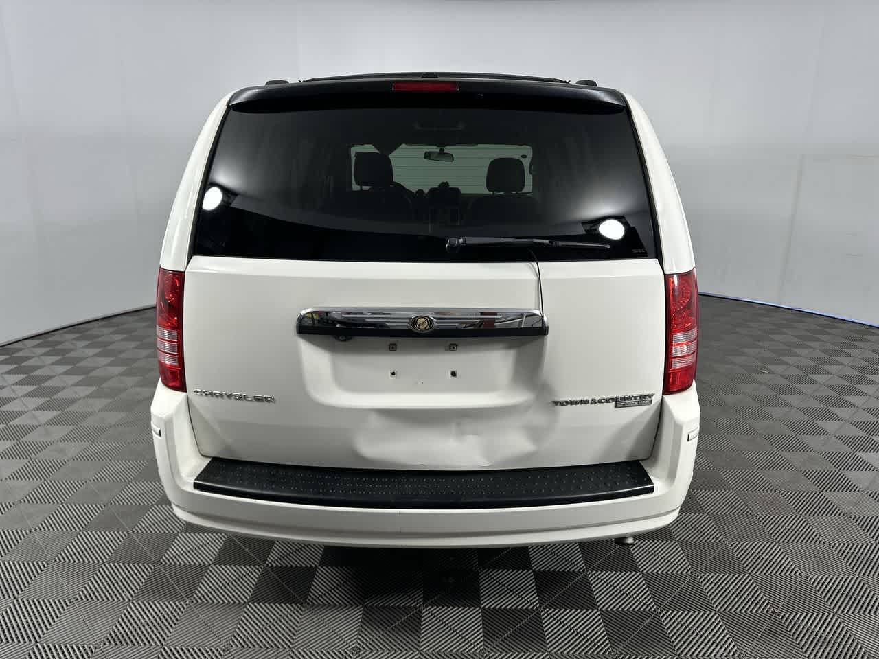 2010 Chrysler Town & Country Touring