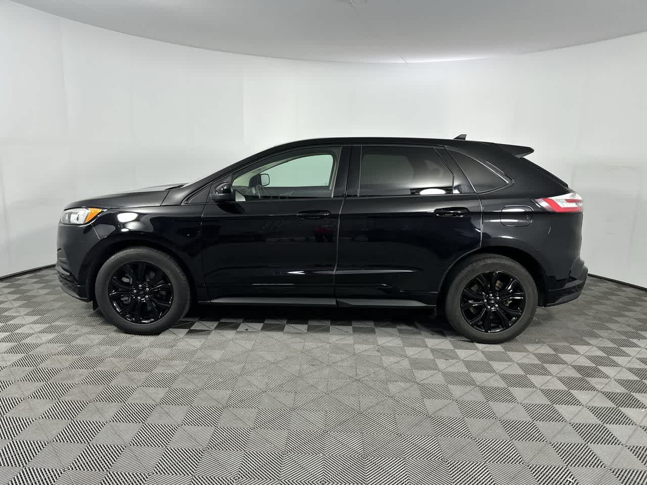 2022 Ford Edge SE