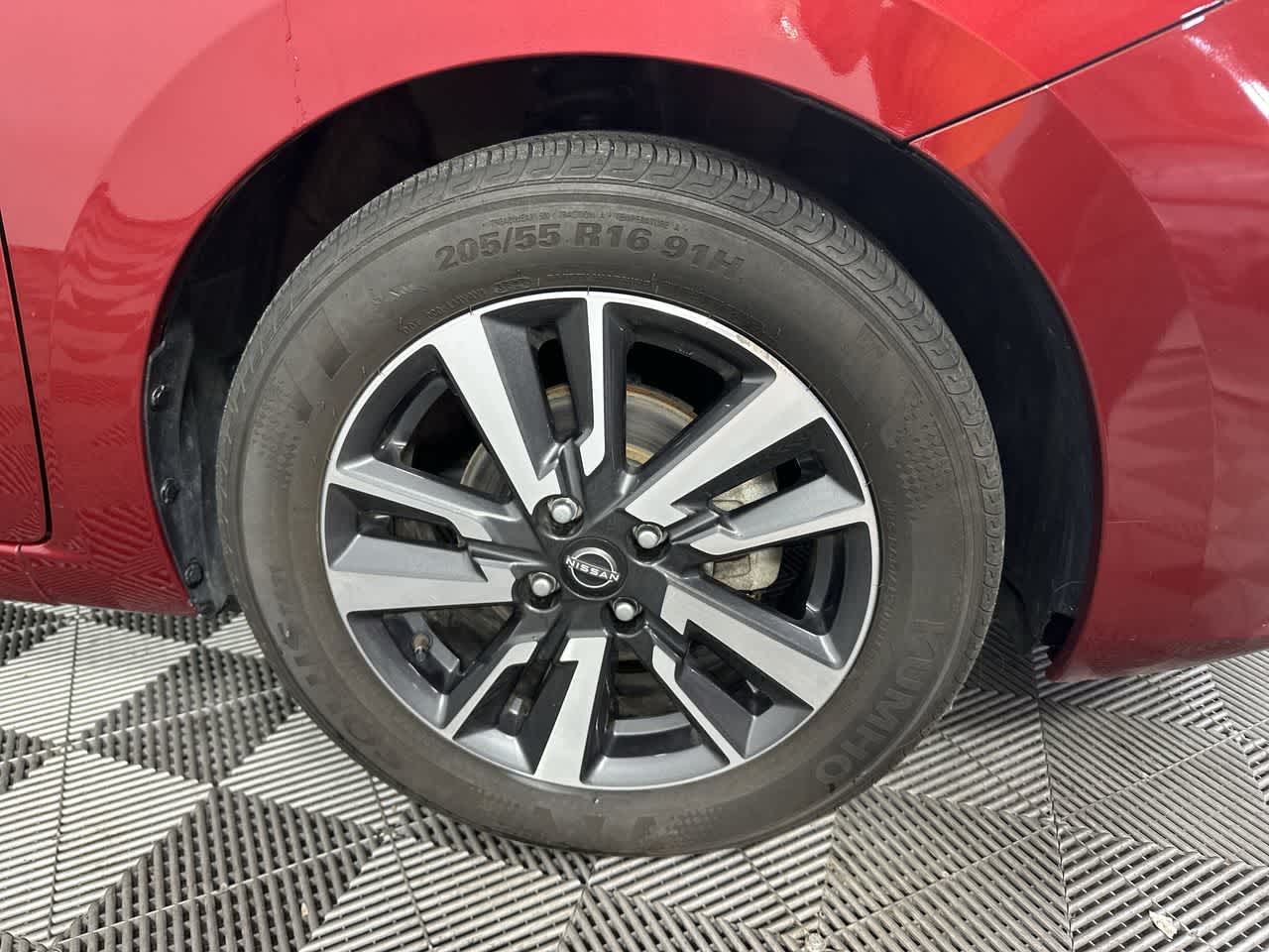 2025 Nissan Versa SV