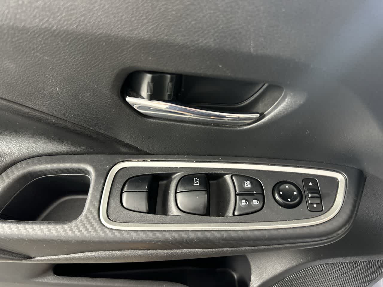2024 Nissan Versa SR