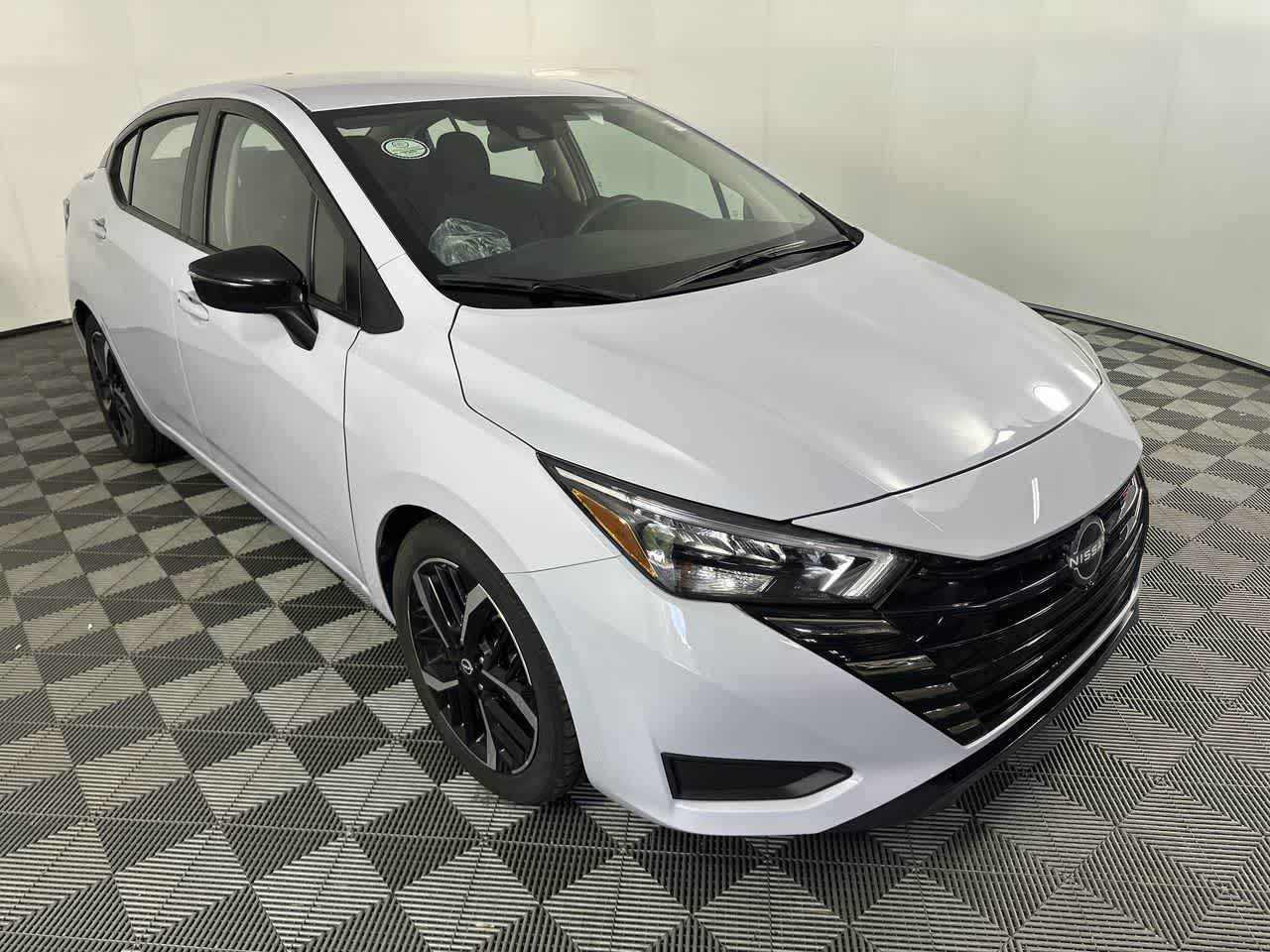 2024 Nissan Versa SR