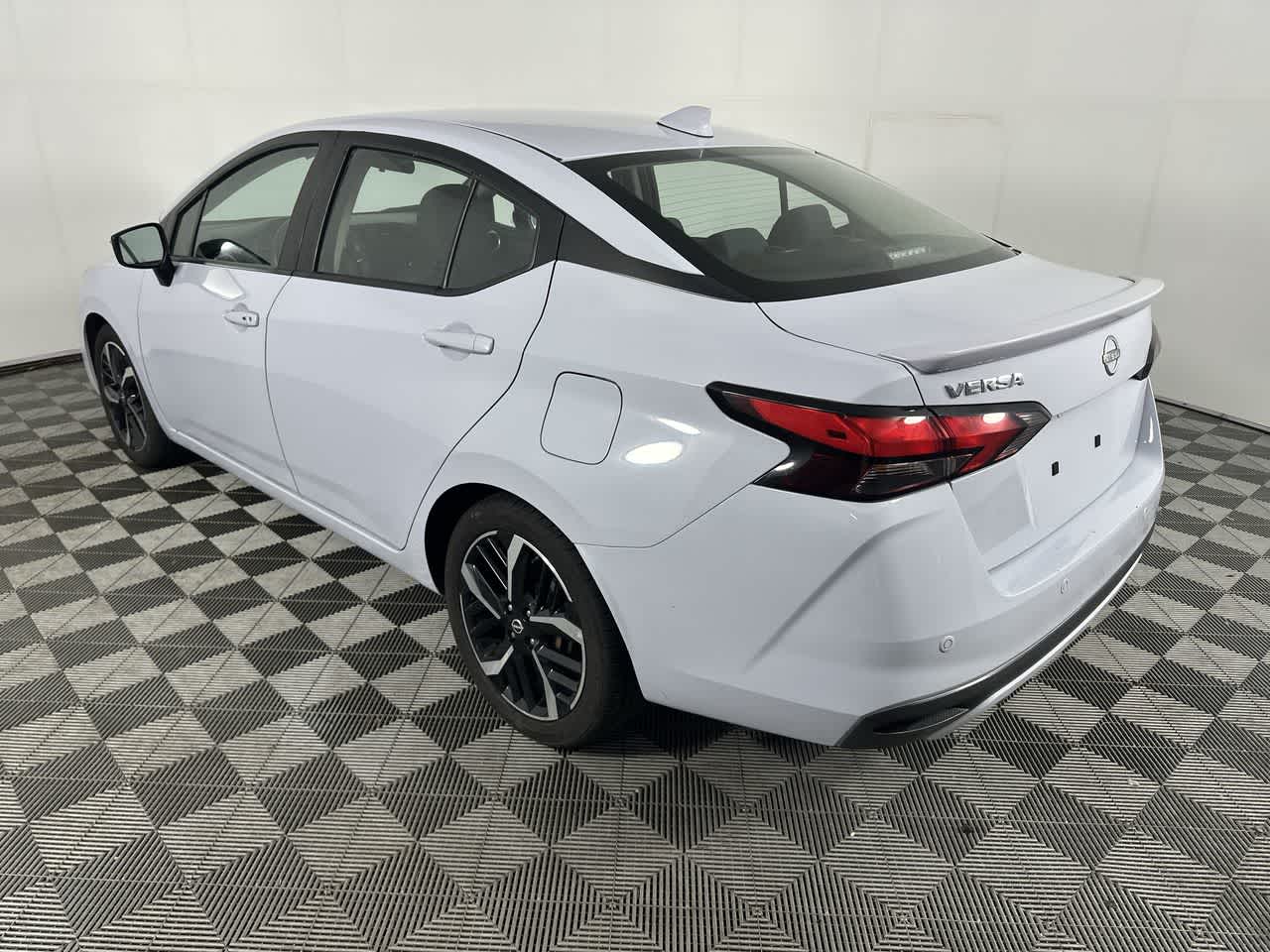 2024 Nissan Versa SR