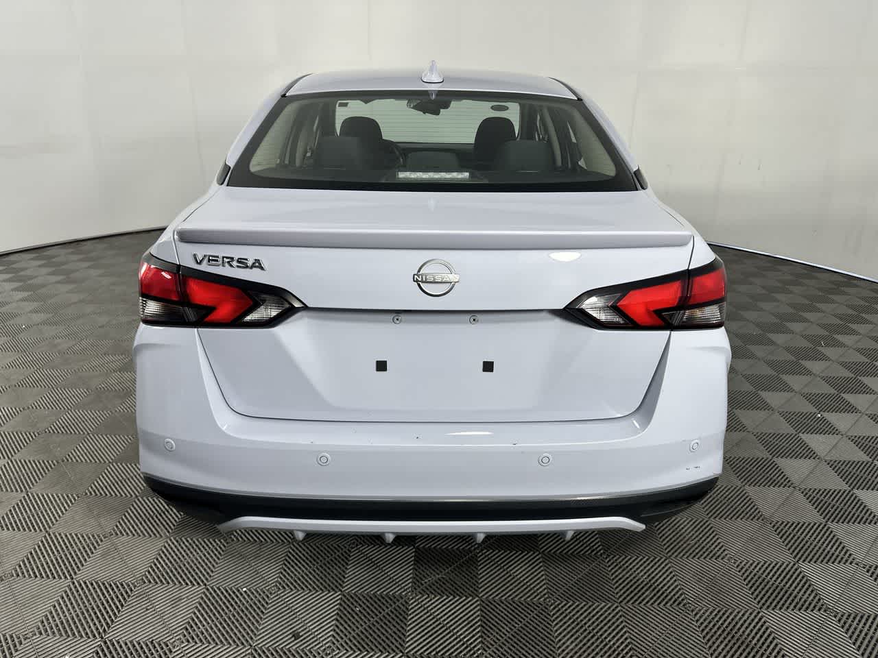 2024 Nissan Versa SR