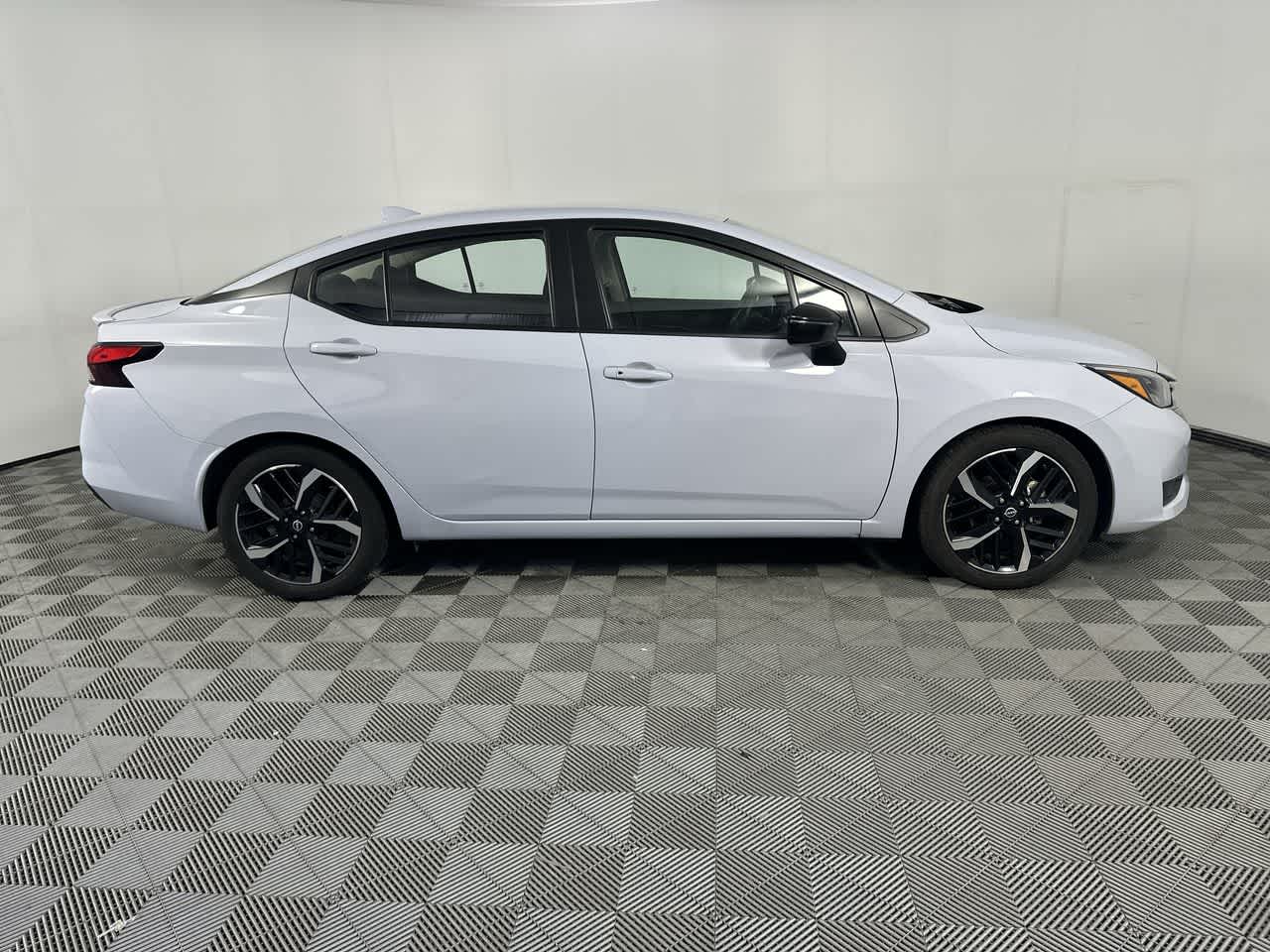 2024 Nissan Versa SR