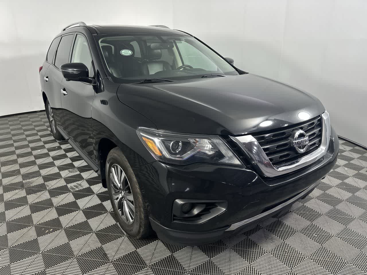 2020 Nissan Pathfinder SL