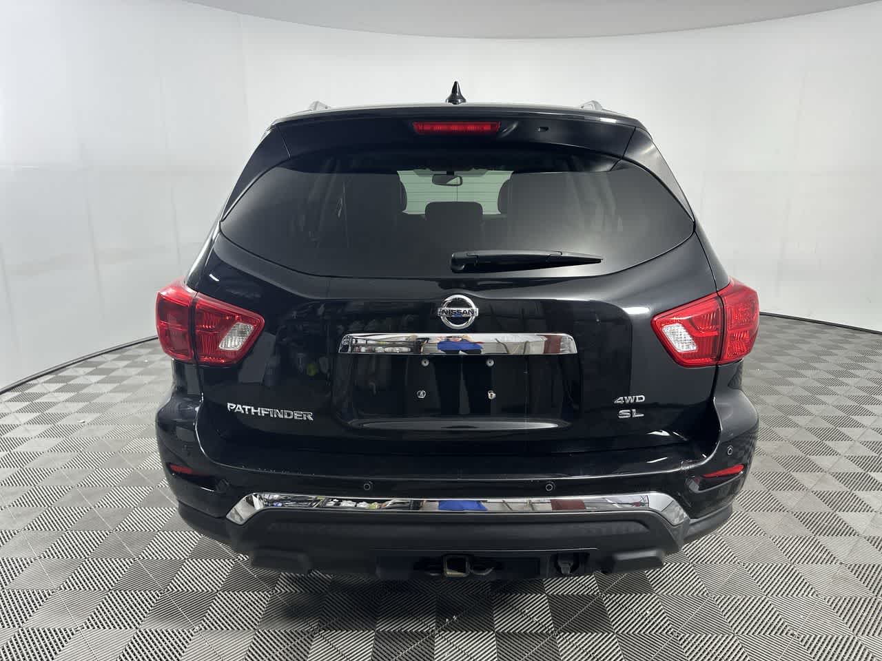 2020 Nissan Pathfinder SL