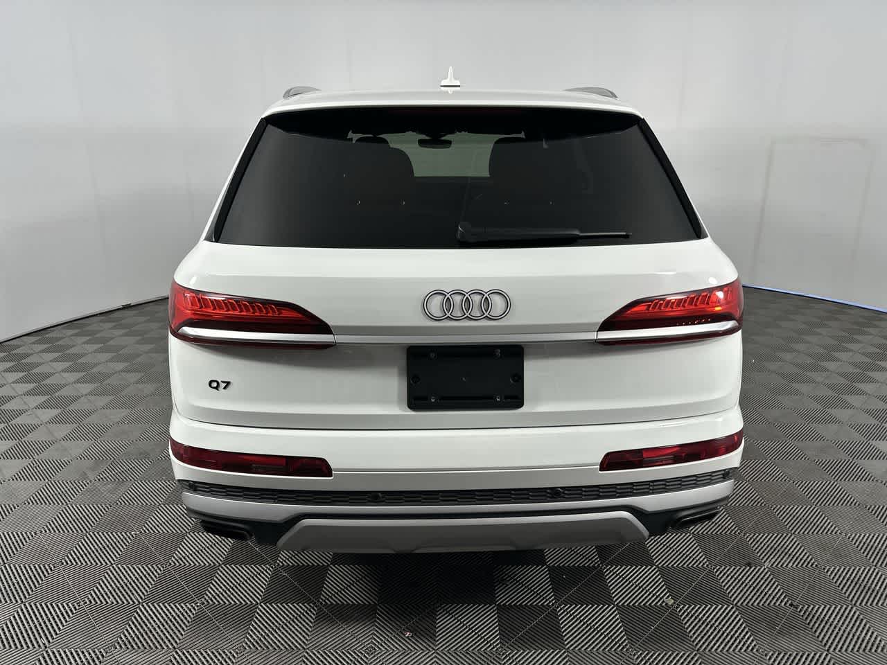 2025 Audi Q7 Premium Plus