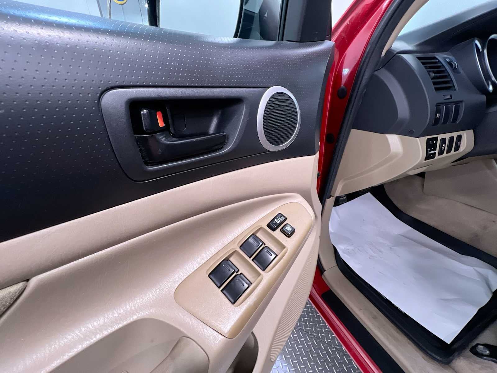 2011 Toyota Tacoma 4WD Double V6 AT (Natl)