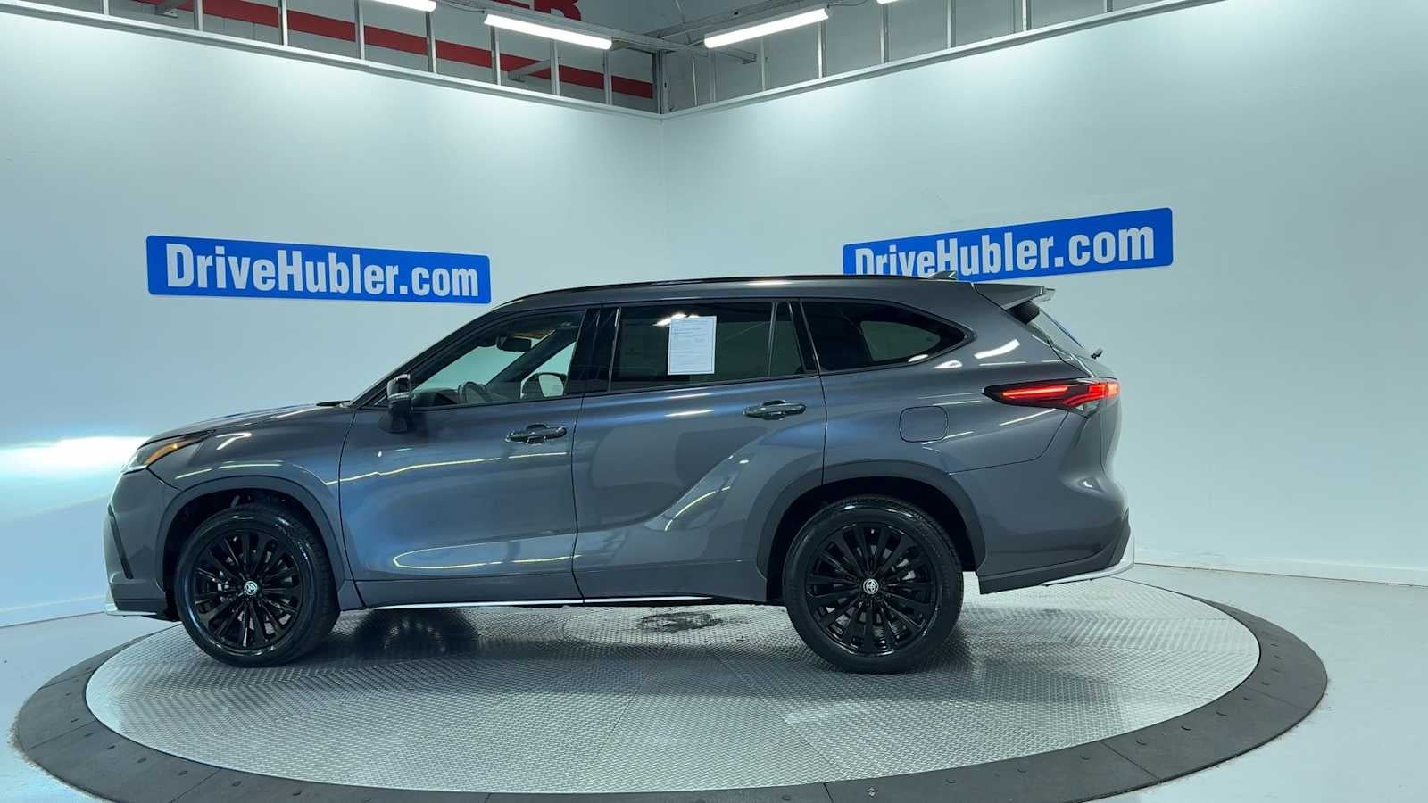 2025 Toyota Highlander XSE