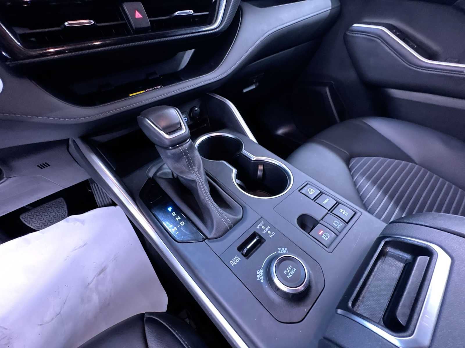 2025 Toyota Highlander XSE