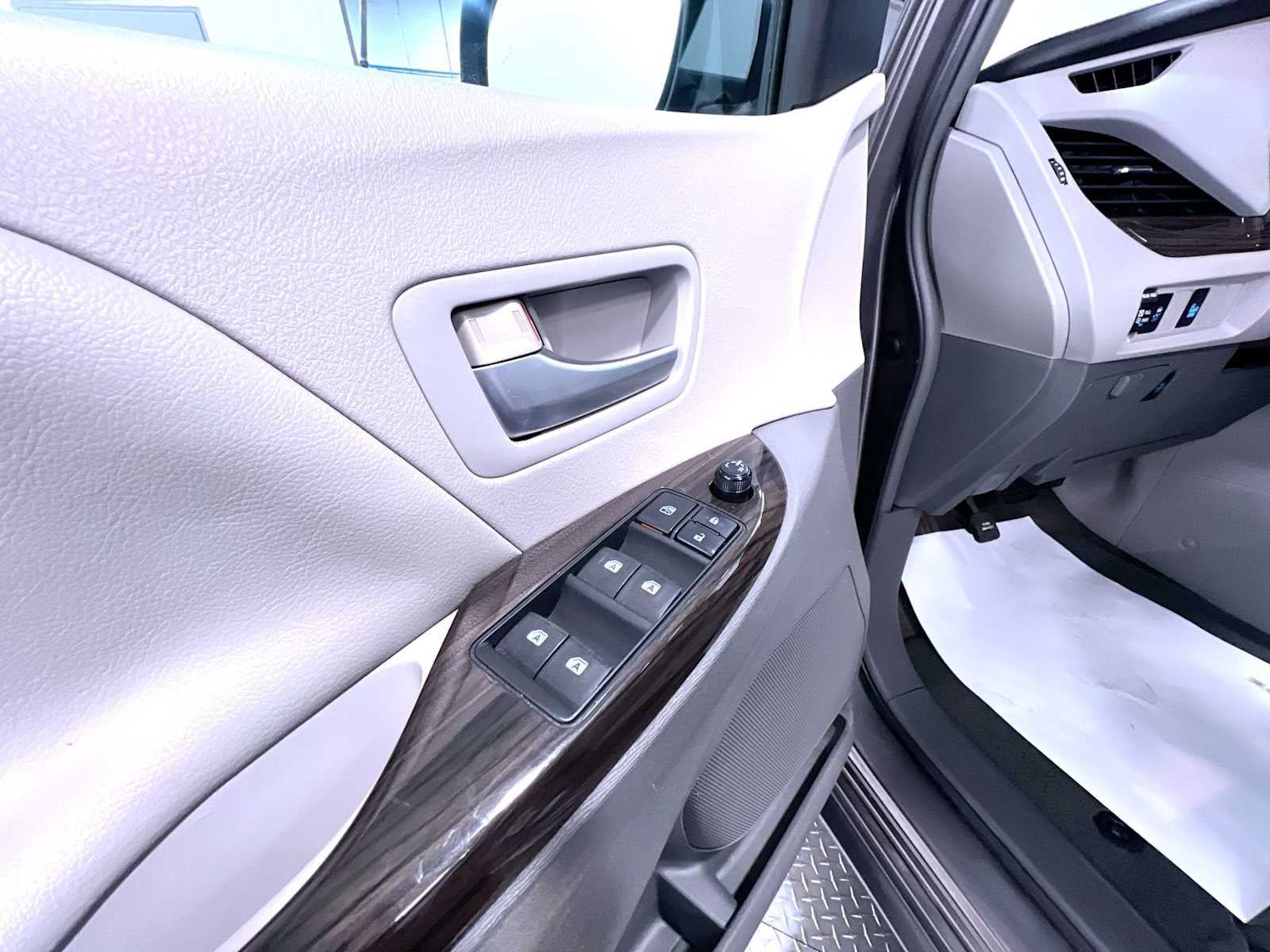 2015 Toyota Sienna XLE