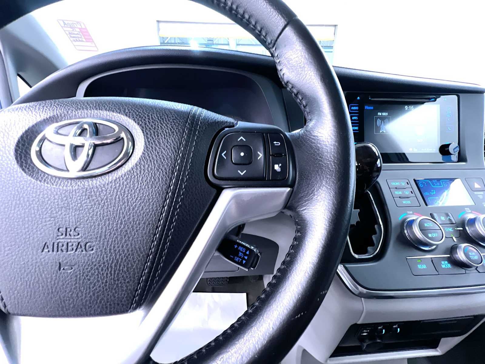 2015 Toyota Sienna XLE