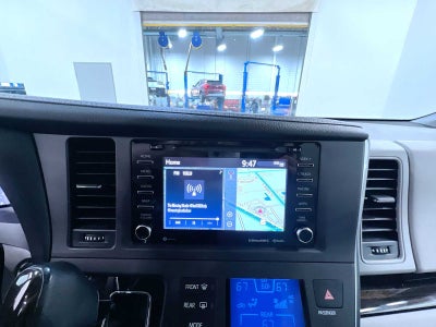 2019 Toyota Sienna XLE