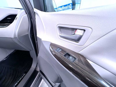 2019 Toyota Sienna XLE