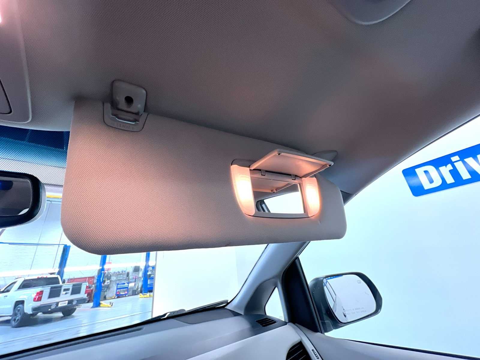 2017 Toyota Sienna XLE Auto Access Seat