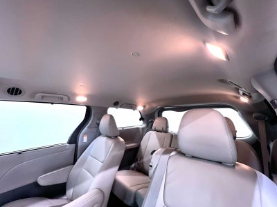 2017 Toyota Sienna XLE Auto Access Seat