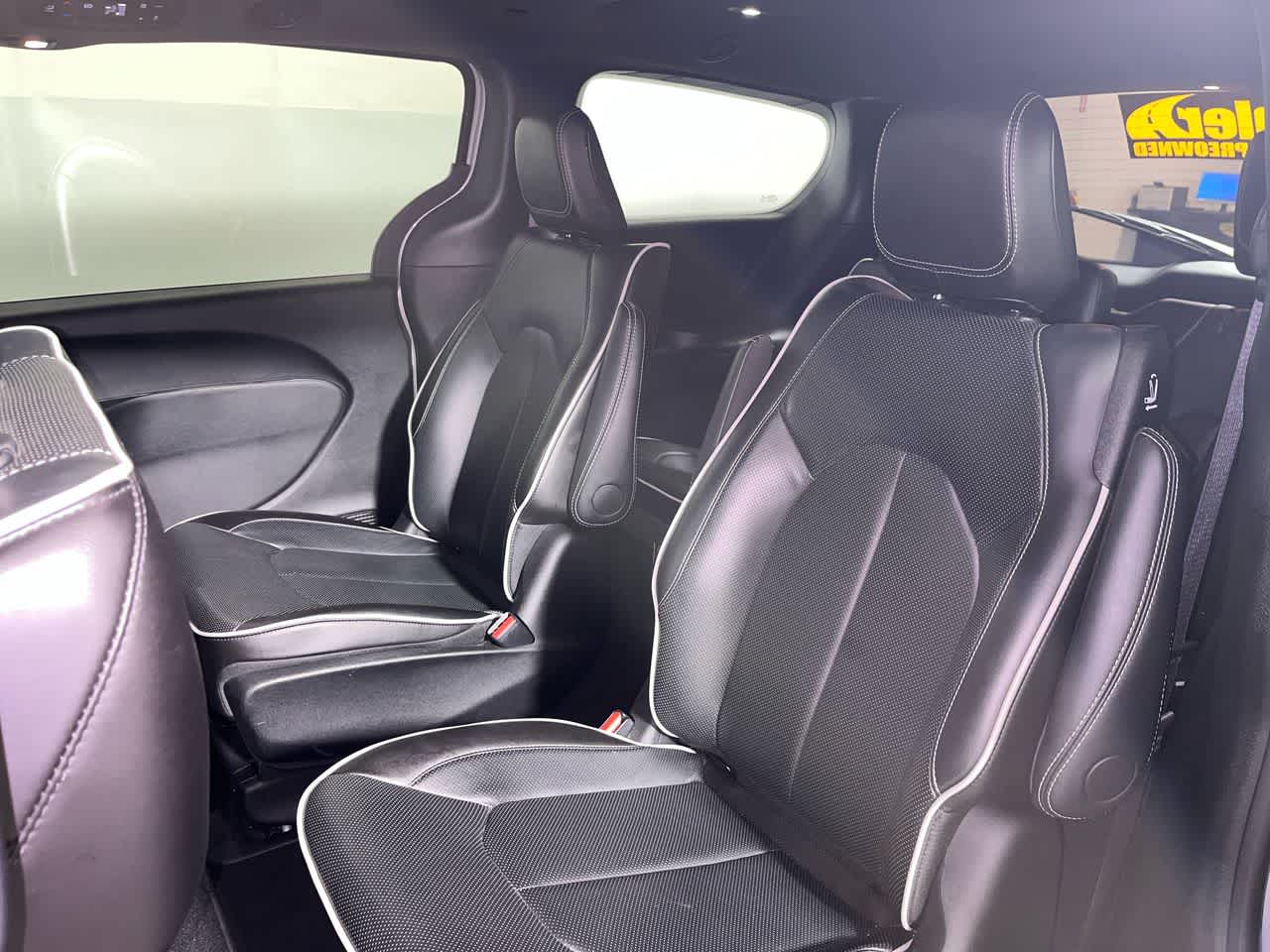 2024 Chrysler Pacifica Hybrid Premium S Appearance Pkg
