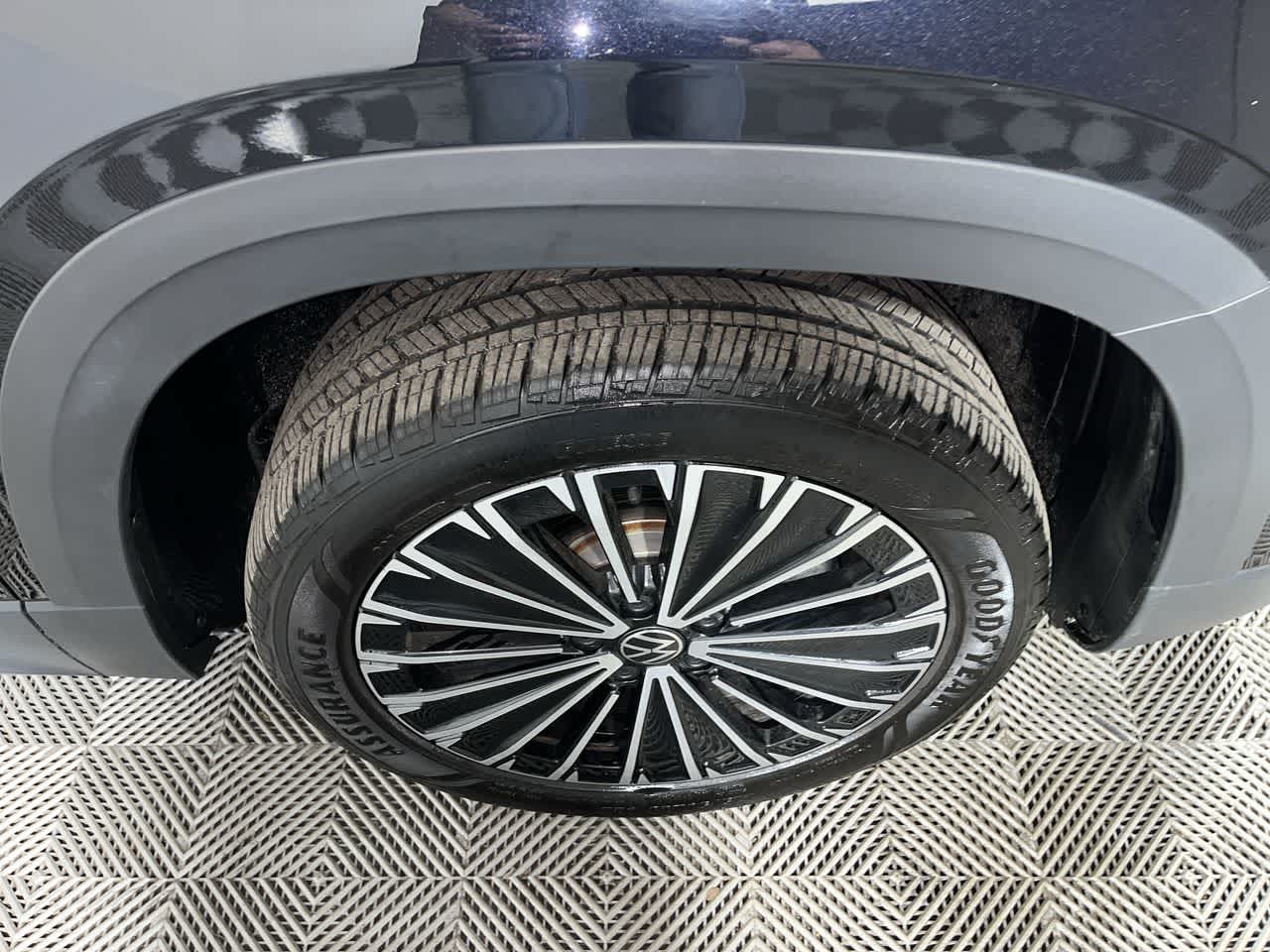 2025 Volkswagen Taos SE