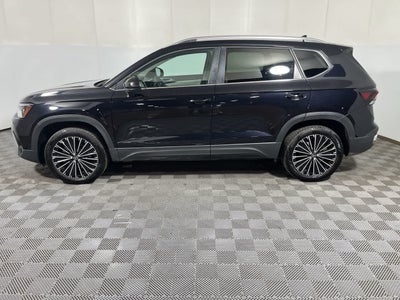 2025 Volkswagen Taos SE