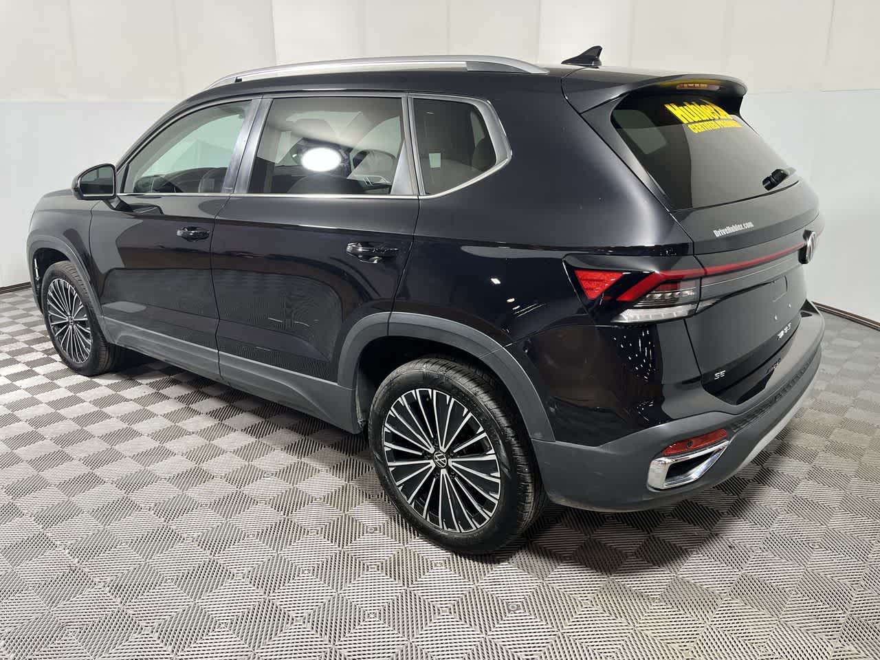 2025 Volkswagen Taos SE