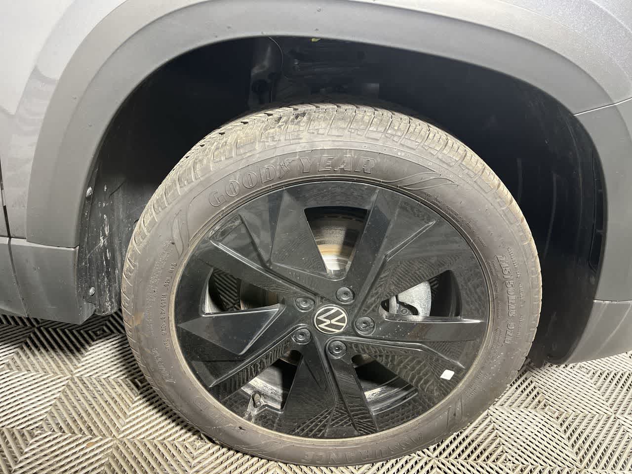 2025 Volkswagen Taos SE