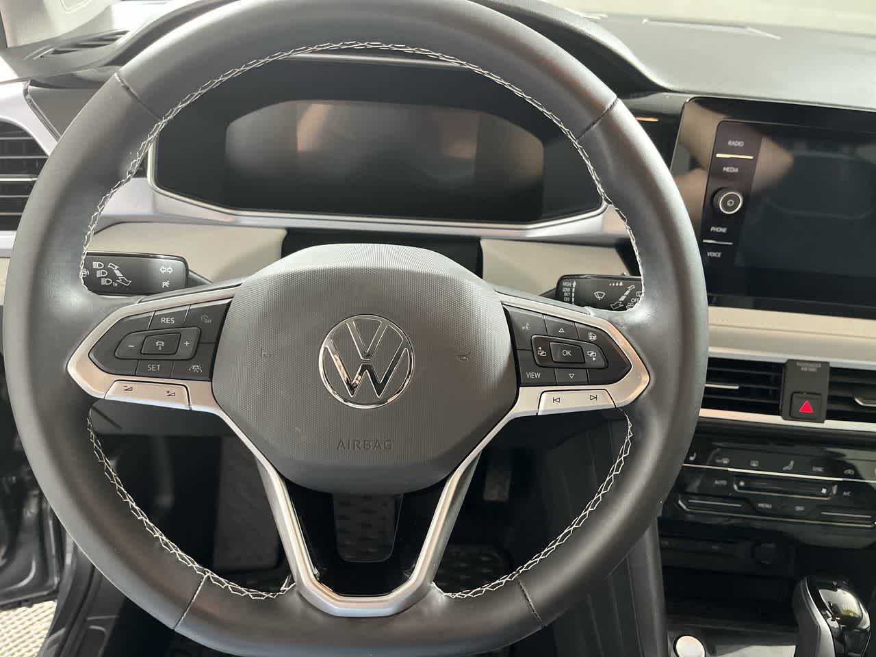 2025 Volkswagen Taos SE