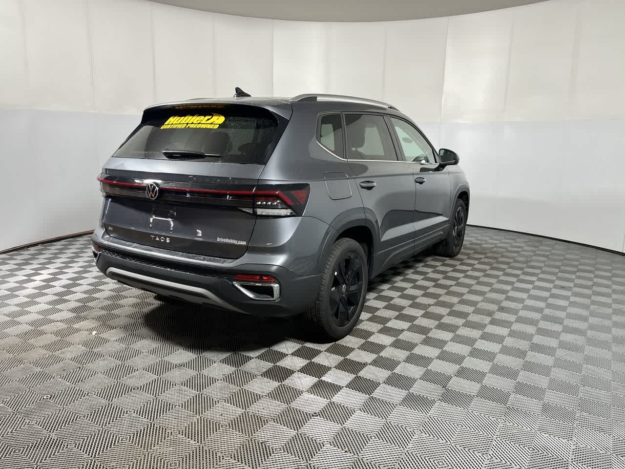 2025 Volkswagen Taos SE