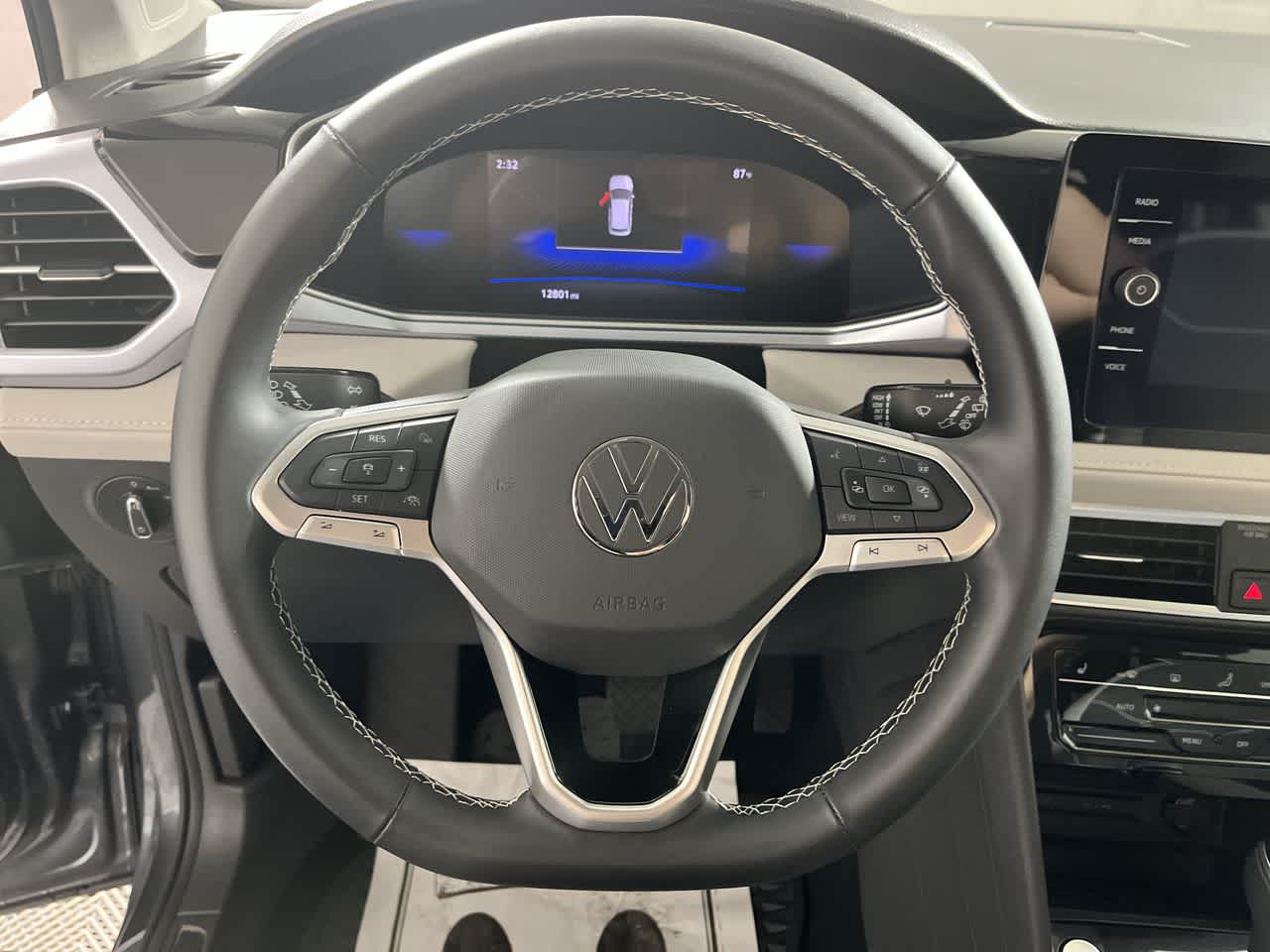 2025 Volkswagen Taos SE