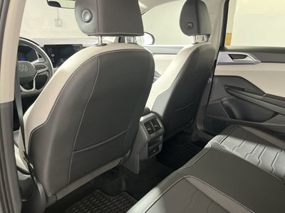 2025 Volkswagen Taos SE