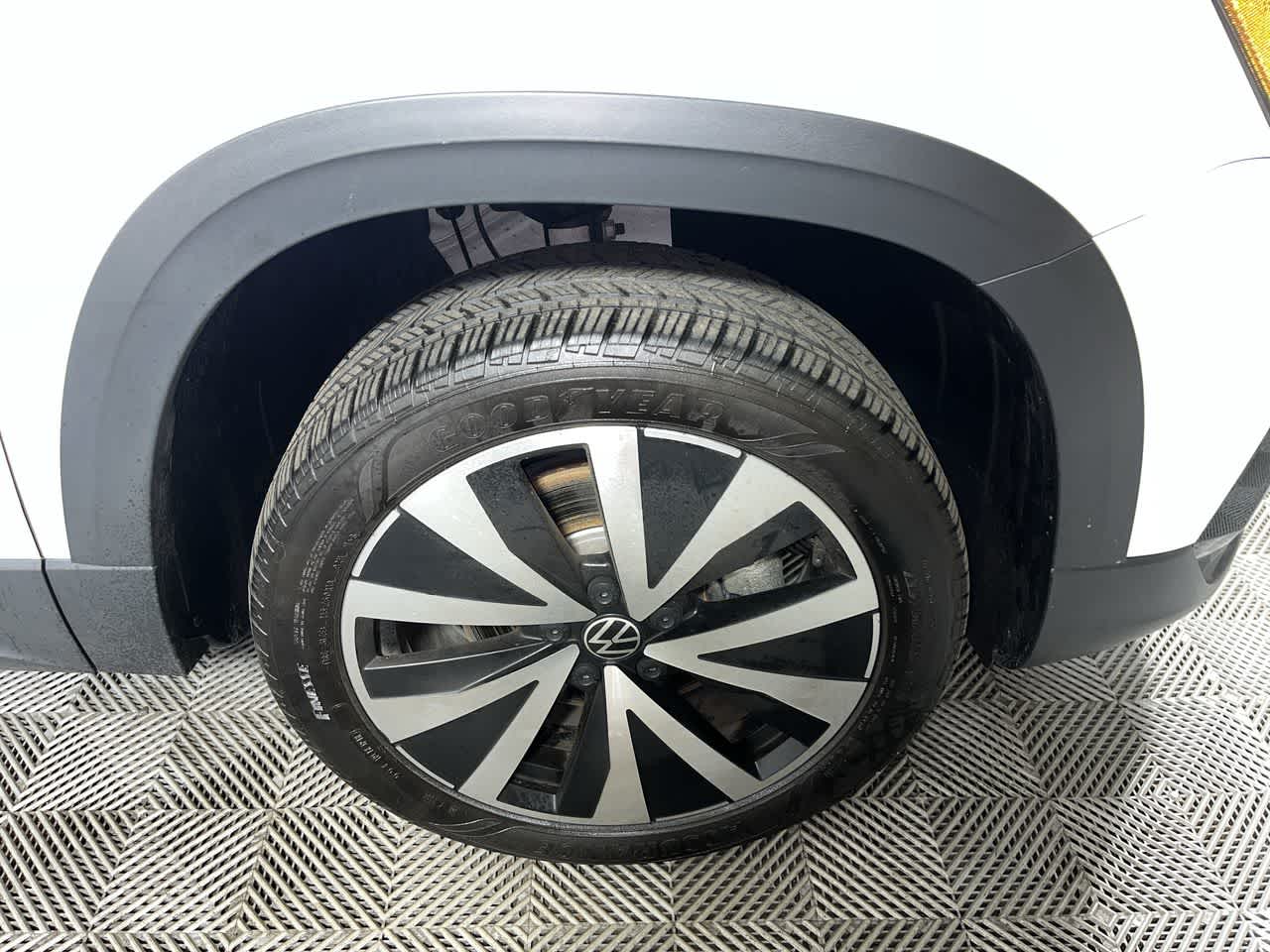 2024 Volkswagen Taos SE