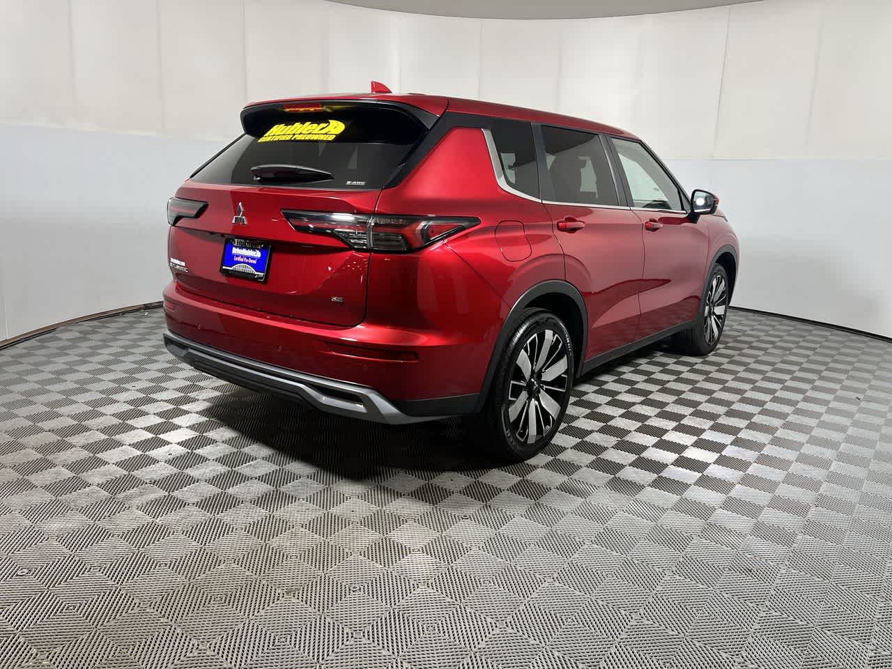 2025 Mitsubishi Outlander SE