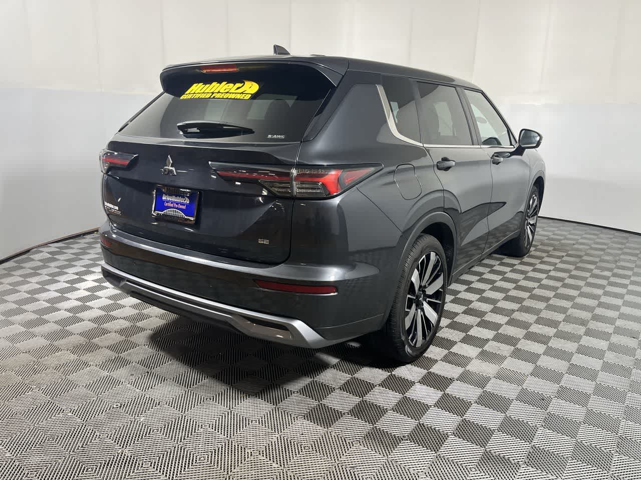 2025 Mitsubishi Outlander SE