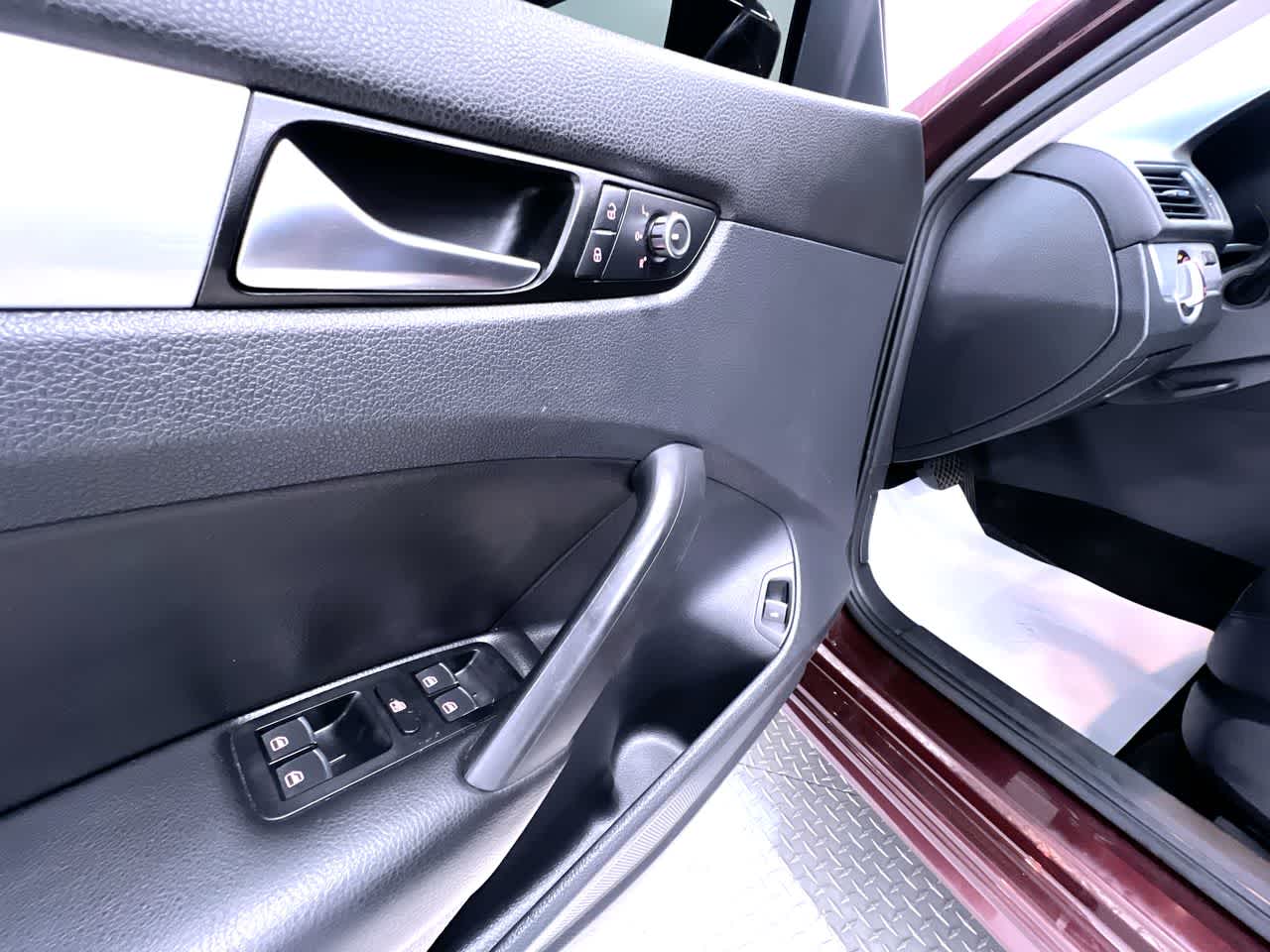 2013 Volkswagen Passat TDI SE w/Sunroof