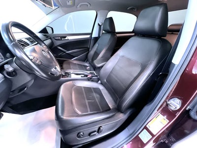 2013 Volkswagen Passat TDI SE w/Sunroof