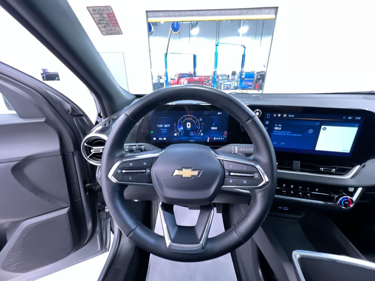 2025 Chevrolet Equinox FWD LT