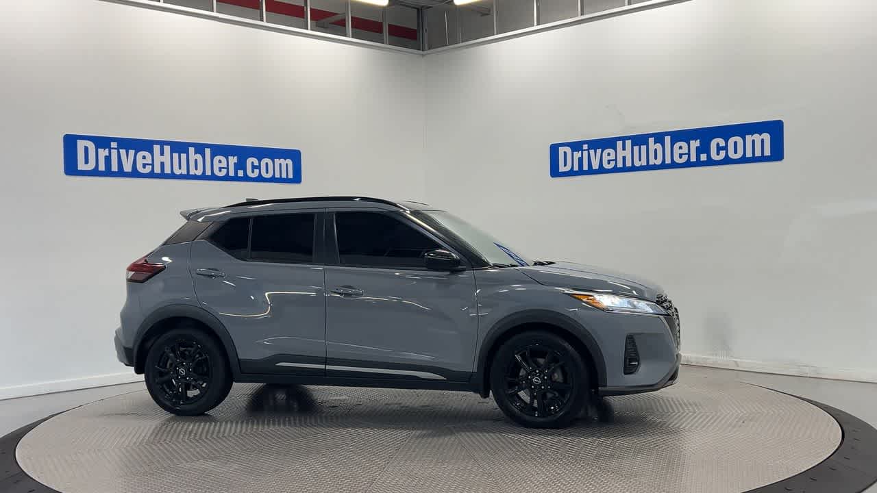 2023 Nissan Kicks SR