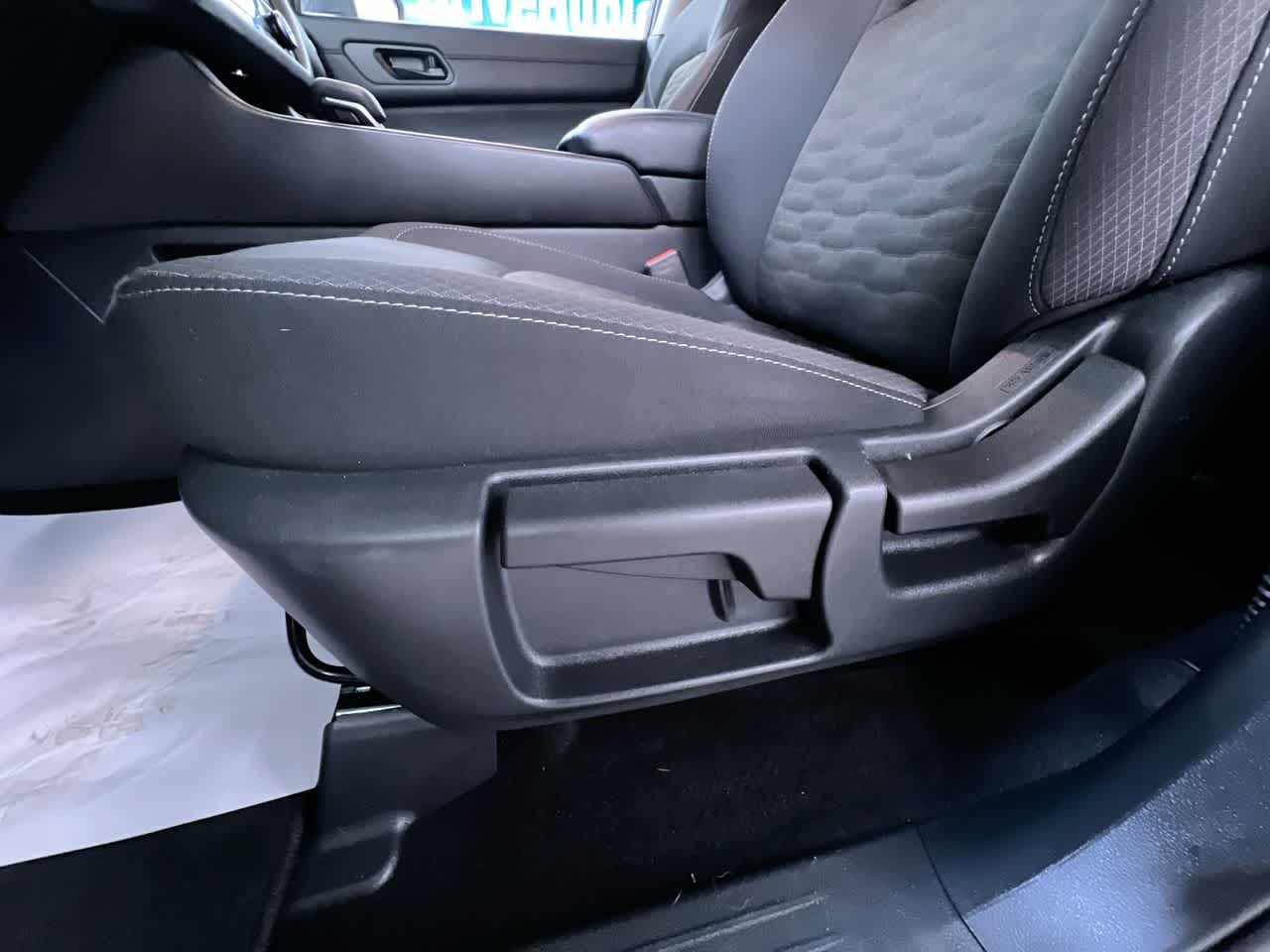 2025 Nissan Pathfinder S